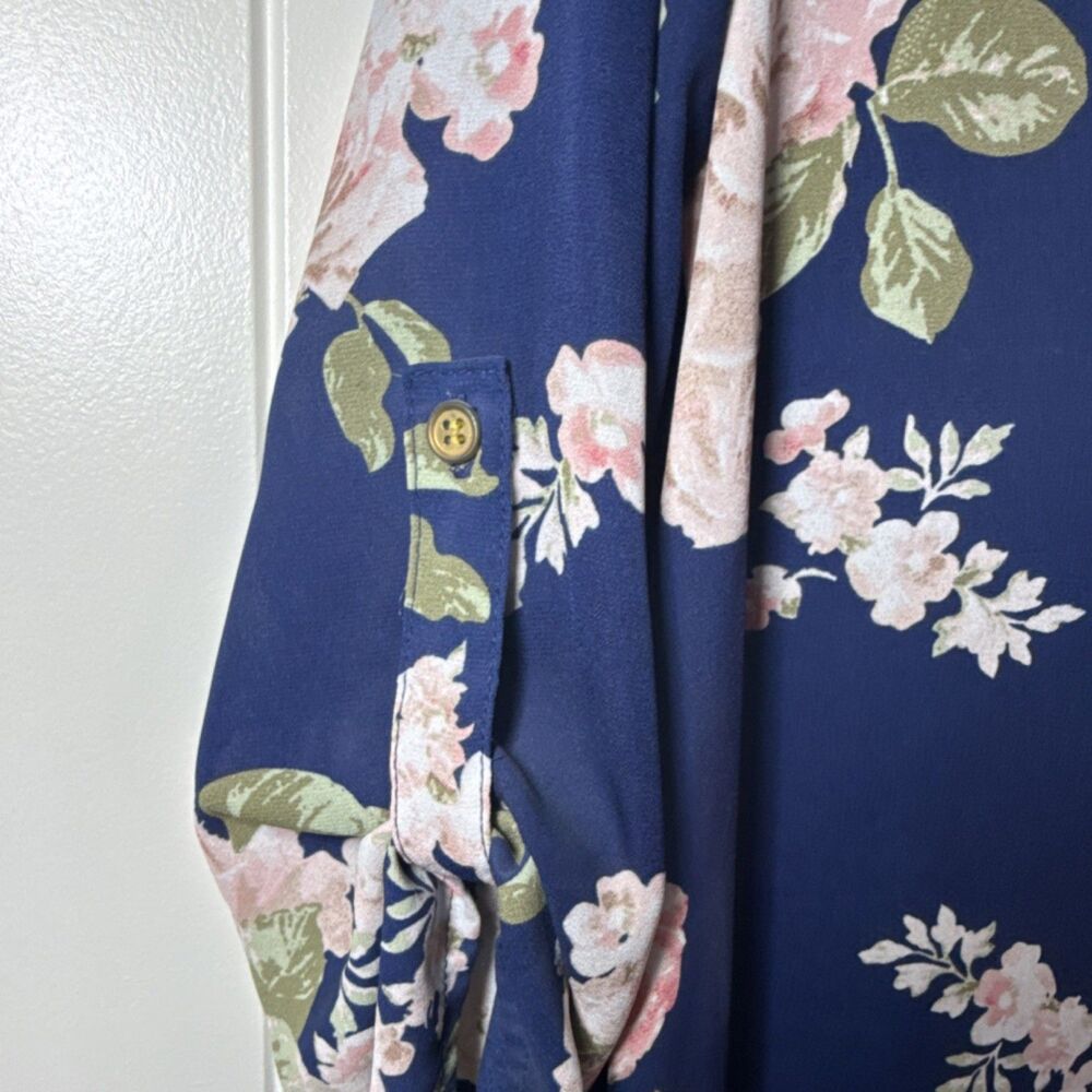 rue21 Navy Floral V-Neck Roll-Tab 3/4 Sleeve Tunic Blouse Polyester Size L - Picture 3 of 8